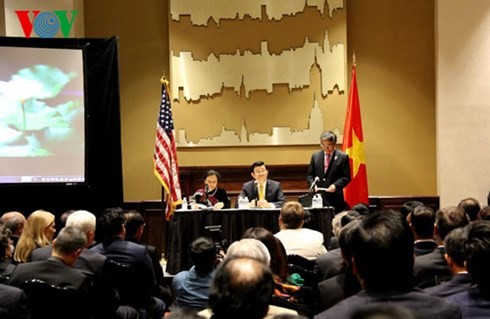 President Truong Tan Sang meets overseas Vietnamese in the US - ảnh 2